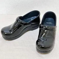 ✨人気品✨ 【dansko】プロフェッショナル クロッグサンダル エナメルレザー