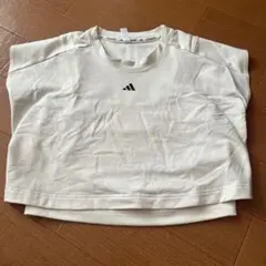 adidas レズミルズ　ウェア