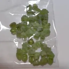 ペリドット原石 約40個