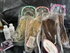 セミロングウィッグ2個セットと付属品
