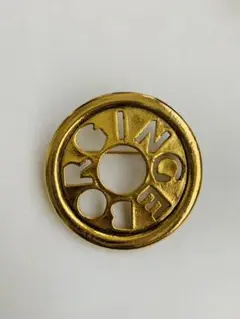 ブローチ