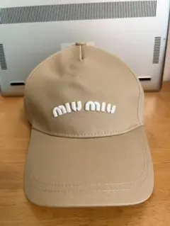 miu miu ベージュ ベースボールキャップ