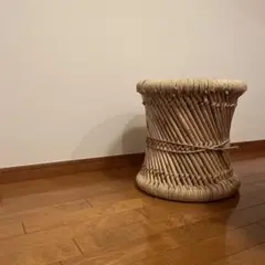ラタン製円筒形スツール