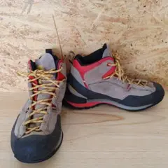 ボルダーX Mid 40 1/2 スポルティバ