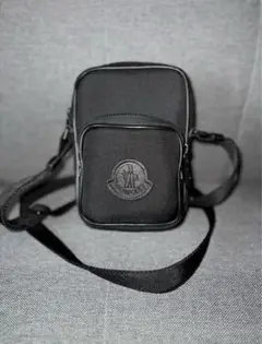 定価約１１万‼️早い者勝ち‼️MONCLER YEHOR クロスボディーバッグ