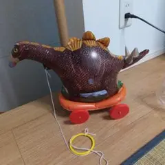 恐竜デザイン 車輪付きおもちゃ