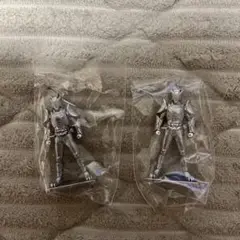仮面ライダー ガヴ フィギュア付きチョコスナック 2体　ザクザクチップス