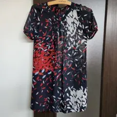 美品　トミーヒルフィガー　トップス　シアー　Sサイズ　柄
