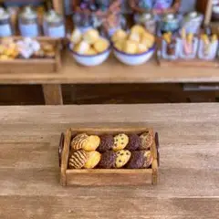 ミニチュアスイーツ　バターとチョコのクッキー木箱