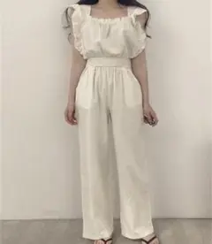 【新品未使用】アイボリー フリル付きオールインワン