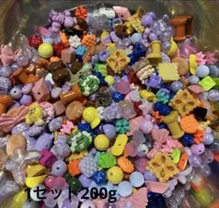 ビーズ　可愛い　1セツト200g入(85～100個入） (ランダム)