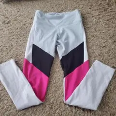 Reebokレギンス