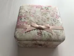 ハンドメイド　リバティ　アンブリア　アクセサリーボックス