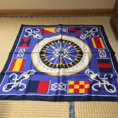 セリーヌのスカーフです。