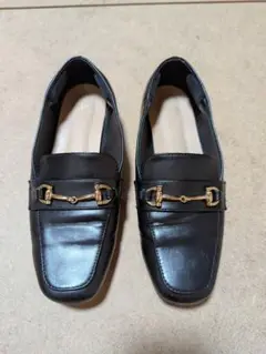 【美品】Menue 黒のレザー ローファー 金具付き