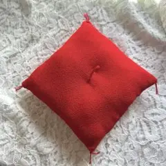 10cm×10cmのミニ座布団　小座布団　ハンドメイド　置き物台座　推し人形台座
