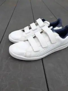 PUMA ベルクロスニーカー ホワイト/ネイビー