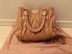 【最終値下げ】ミュウミュウ miumiu マトラッセ ショルダーバッグ