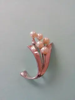 真珠ブローチ