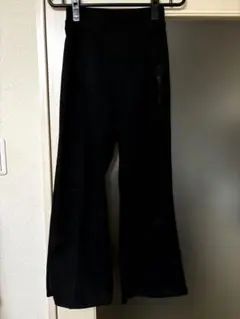 【ほぼ未使用】フレアパンツ カジュアルパンツ　ズボン　黒 Sサイズ