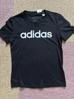 ★新品　adidasアディダス　ブラックTシャツ　Mサイズ
