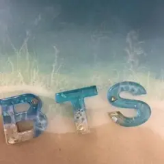 BTS レジン置物 青色・透明