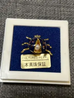 【未使用】てんとう虫の本真珠付きピンバッチ