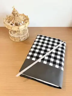 読書好きのブックカバー 単行本 四六判用