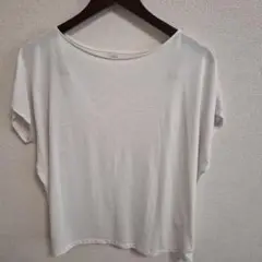 ホワイトオフショルダーTシャツ