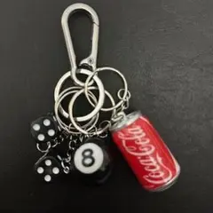 キーホルダー 4点セット ダイス 8ボール コーラ缶 カラビナ付 アメカジ