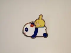 ちいかわ ゆうえんち　ピンバッジ　うさぎ