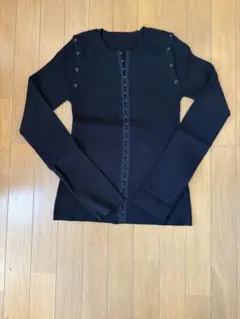 黒長袖ニット