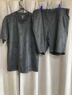 【中古】UNIQLO X FUTURA Tシャツ＆パンツ　セット（BLACK）