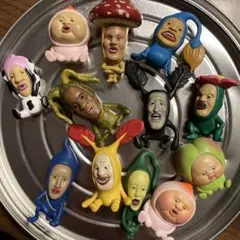 こびとづかん　こびとずかん　おすわりマスコット　ガチャガチャ