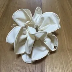 シュシュ　オフホワイト×シャンパンゴールド