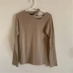 未使用　ベージュカットソー 長袖