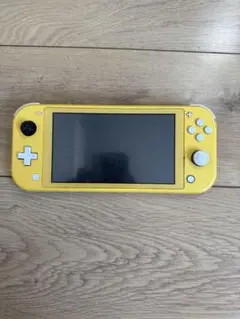 Nintendo Switch Lite イエロー 本体　ジャンク品