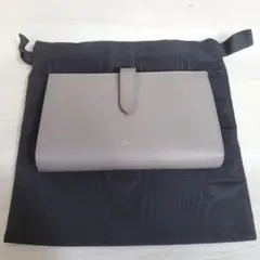 セリーヌ ラージストラップウォレット