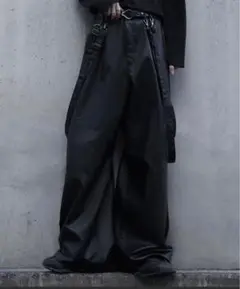 【未使用美品】cussilルーズシルエットダブルサスペンダーワイドパンツ 合皮