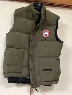 未使用品 CANADA GOOSE カナダグース ダウンベストs カーキ