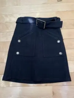 黒のスカート
