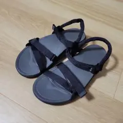 rig tetiva リカバリーサンダル