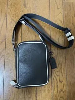 COACH ブラック レザー ショルダーバッグ