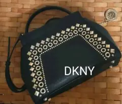 【美品】DKNY
ダナキャランニューヨーク
スタッズショルダー 2wayバッグ