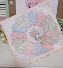 アンティークキルト刺繍タペストリー