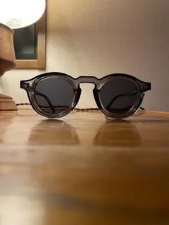 グレーフレーム　ボストン　サングラス　Oliver Peoples 現品限り