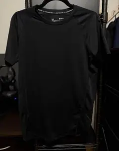 ⭐️美品 アンダーアーマー Tシャツ 半袖 ブラック HeatGear MD