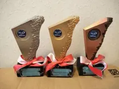 ワールドイーグル　トロフィーセット（金・銀・銅）セット