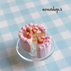 ミニチュアスイーツ　もものケーキ　ミニチュアフード　ハンドメイド