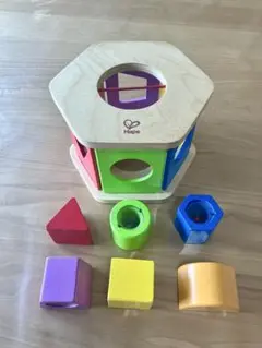 Hape ハペ シェイク＆マッチシェイプソーター 型はめボックス